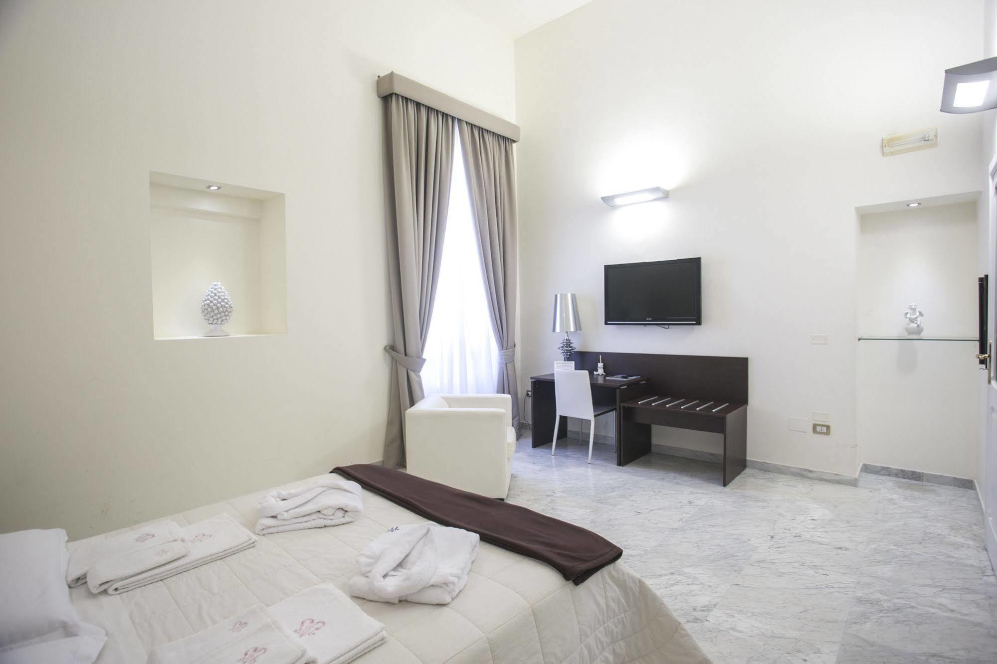 Apollo Suites Lecce Exteriör bild